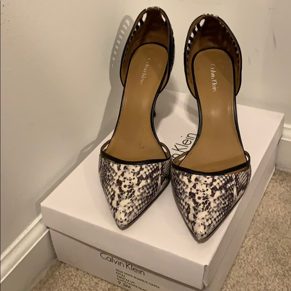 Calvin Klein snake Napa EUC! 9.5